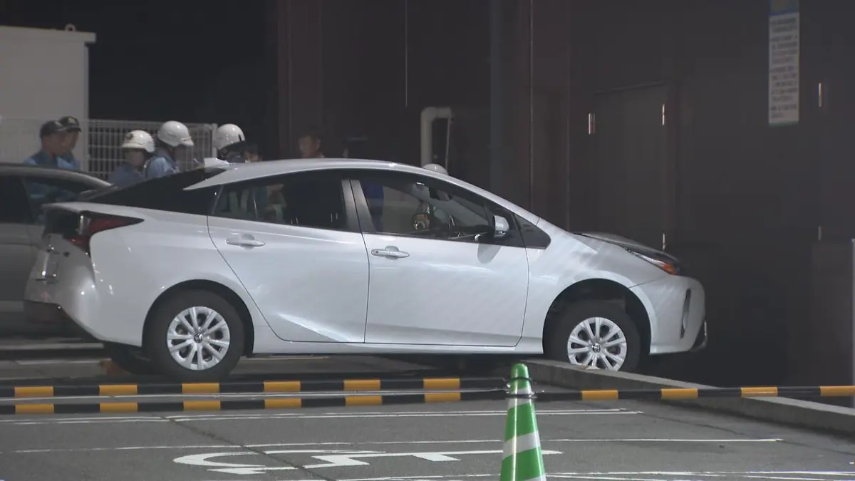 日テレNEWS NNN 6月29日(月) 7:53 「踏み間違えた」ドラッグストアに車
