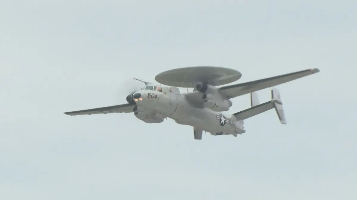 日テレNEWS NNN 5月7日(木) 19:45 米空母艦載機がFCLP陸上模擬着艦訓練