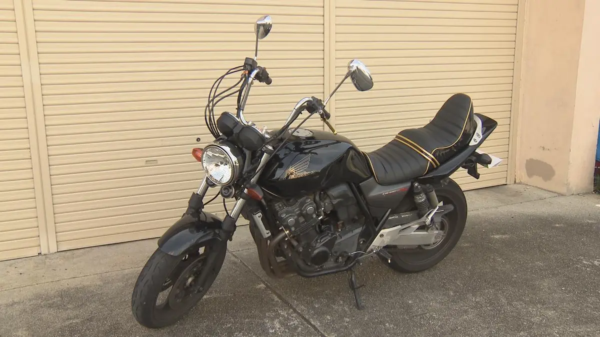 日テレNEWS NNN 7月15日(水) 10:58 集団で信号を無視しバイクで暴走か