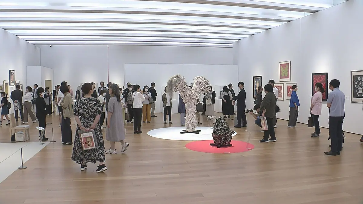 東京23区送料無料　超美品テレビボード1600mm　展示品未使用 日テレNEWS NNN 6月13日(土) 18:00 テーマは前衛芸術 草間彌生さんなど