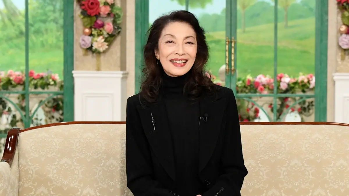 麻実 れい 現在